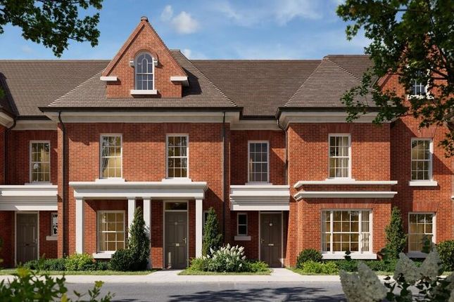 3-bed house on Broadoaks Park, Parvis Road, Surrey, West Byfleet, £1,075,000