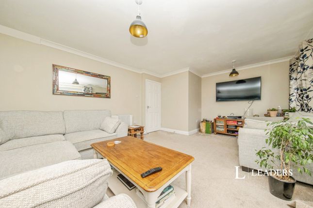 17, Greate House Farm Road, Colchester photo 4