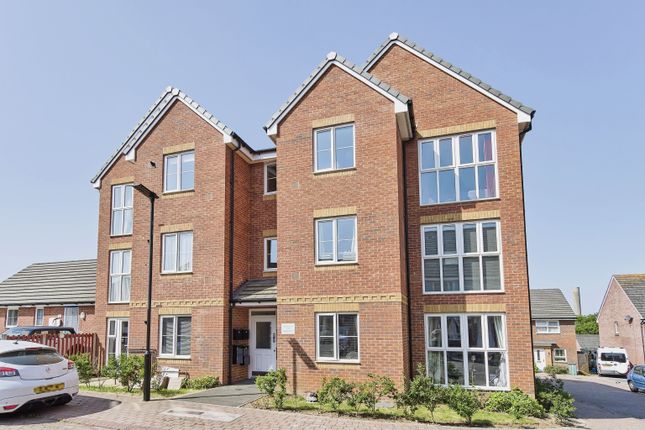 Flat for sale in Chinchen Close, East Cowes, Isle Of Wight