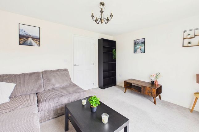 125, WOODFIELD WAY, DONCASTER photo 4