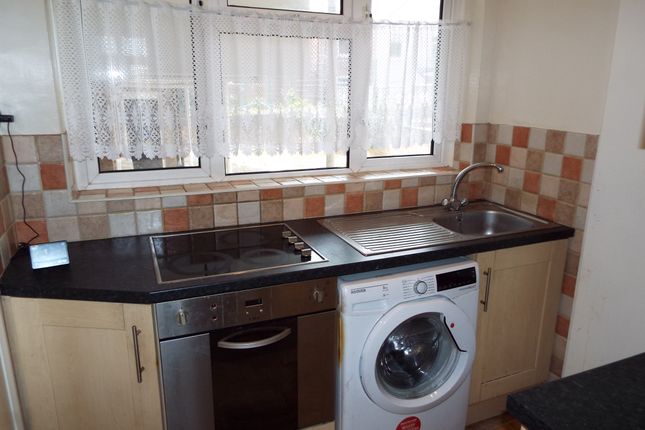 23, Mansfield photo 3