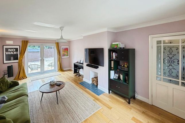 19, Neston Green, Great Sutton Ellesmere Port photo 4