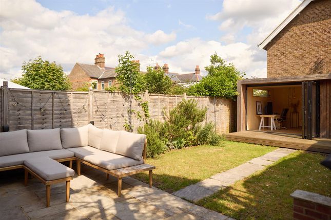 52, Upper Fairfield Road, Leatherhead photo 4