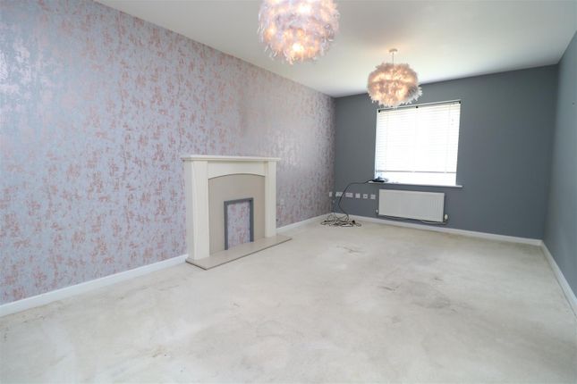 17, Heron Walk, Trowbridge photo 3