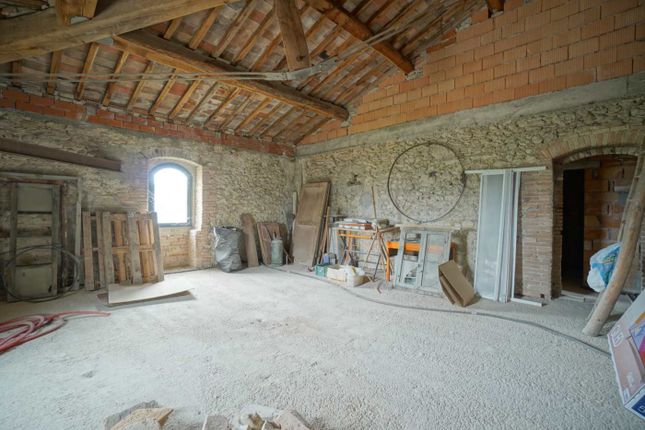 Farmhouse for sale in Via Dell'emigrante, Città di Castello, Perugia, Umbria, Italy