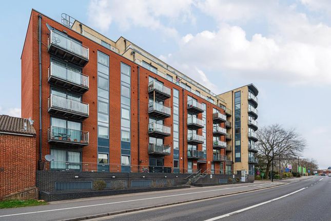 Thumbnail Flat for sale in Bath Road, Slough