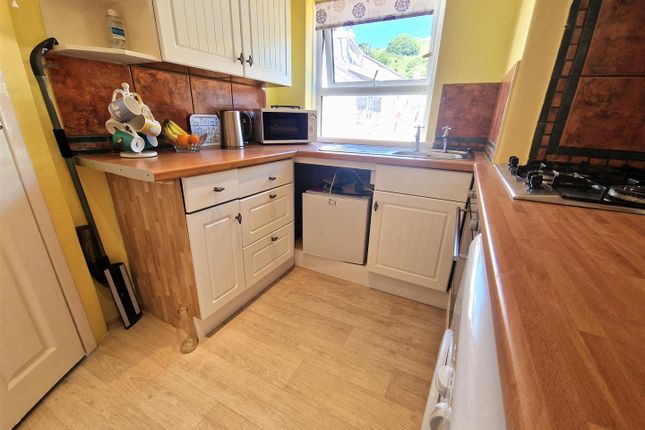 Flat for sale in Fortuneswell, Portland