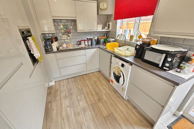 14, Ashlyn Close, Fareham photo 2