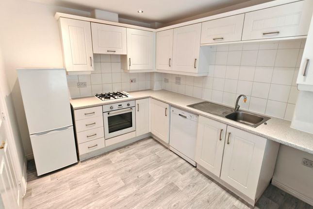 1 Kellett Close, Washington photo 3