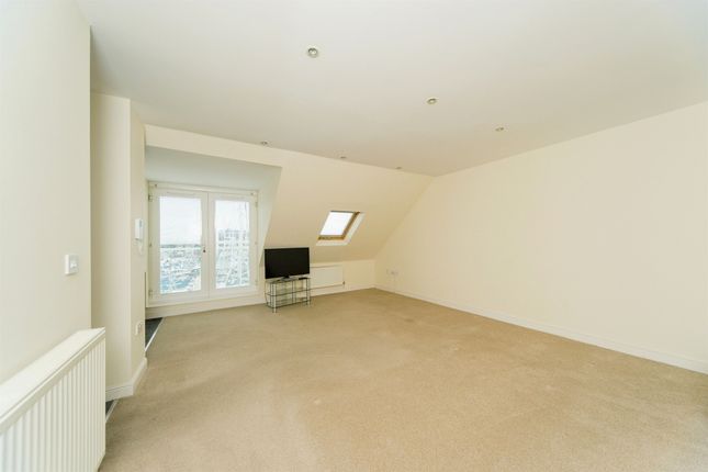 Flat for sale in Phoenix Drive, Eastbourne