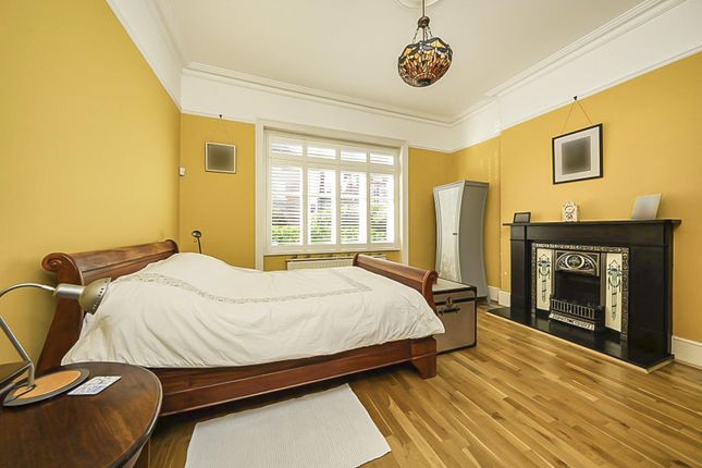 Flat for sale in Sheen Park, Richmond