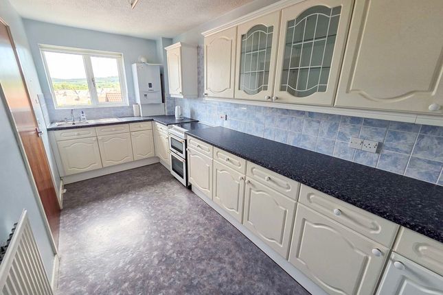 18, Bronrhiw Fach, Caerphilly photo 3
