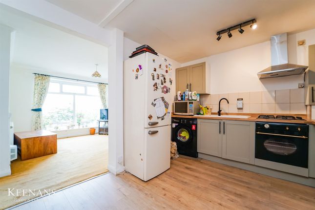 17a, Bryers Croft, Wilpshire photo 3