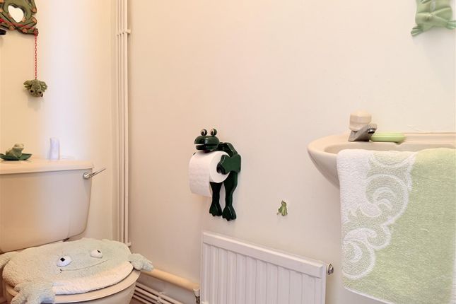 27d, Gwscwm Road, Burry Port photo 4