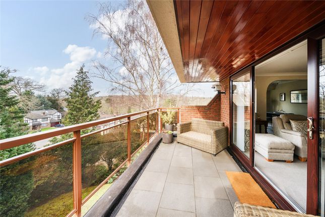 Flat for sale in Holmbury Park, Bromley