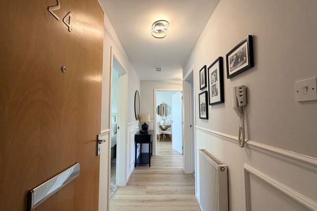 24 Westfarm Court, Glasgow photo 3
