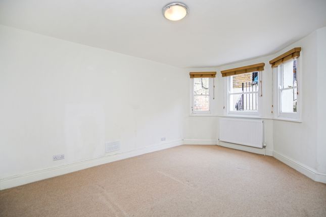 Flat to rent in Monnery Road, London