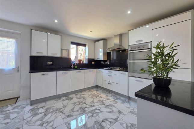 211, Humberstone Lane, Leicester photo 4