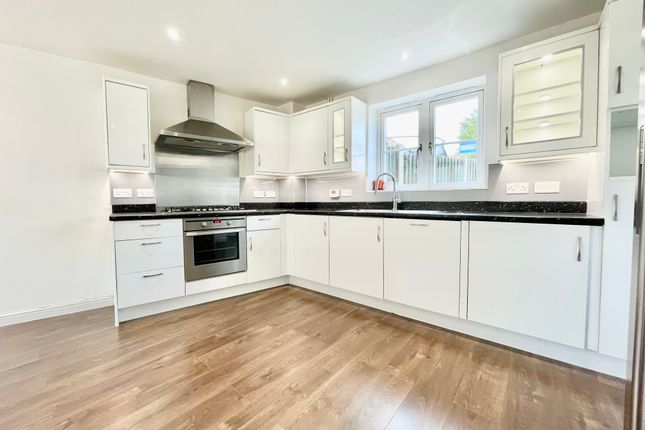 8 Cagney Crescent, Cagney Crescent, Milton Keynes photo 3