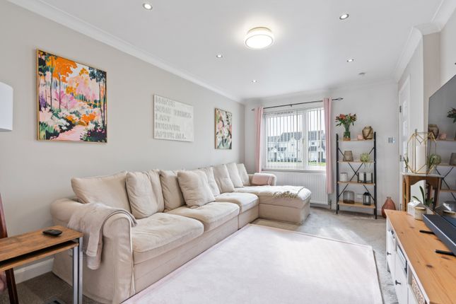 38 Rashierigg Place, Longridge, West Lothian photo 2
