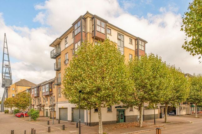 North Lodge, Wesley Avenue, London photo 2