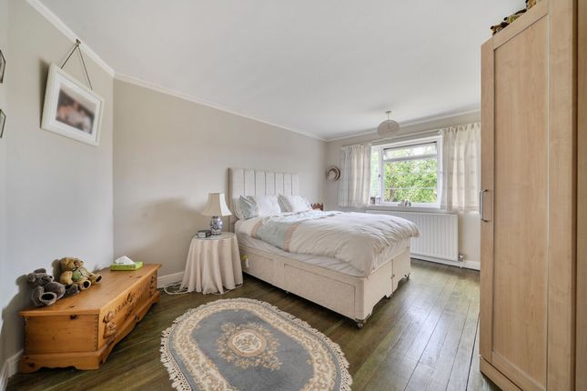 32, The Grove, Sidcup photo 4