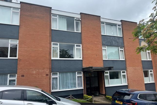 Thumbnail Flat to rent in Stag Court, Chorleywood