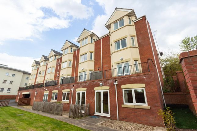 Thumbnail Flat to rent in Hewell Road, Redditch