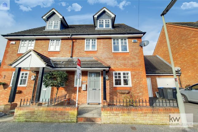 Thumbnail Link-detached house to rent in Bell Cottage, Queen Street, Chertsey, Surrey