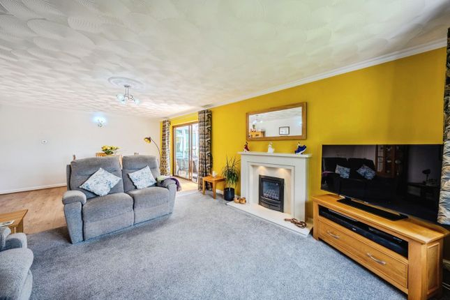 34, Seymour Avenue, Caldicot photo 3