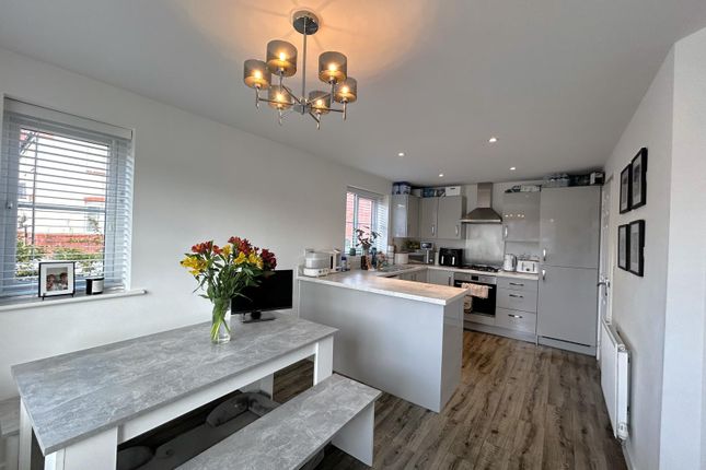 87, Featherstone Road, Boulton Moor photo 4