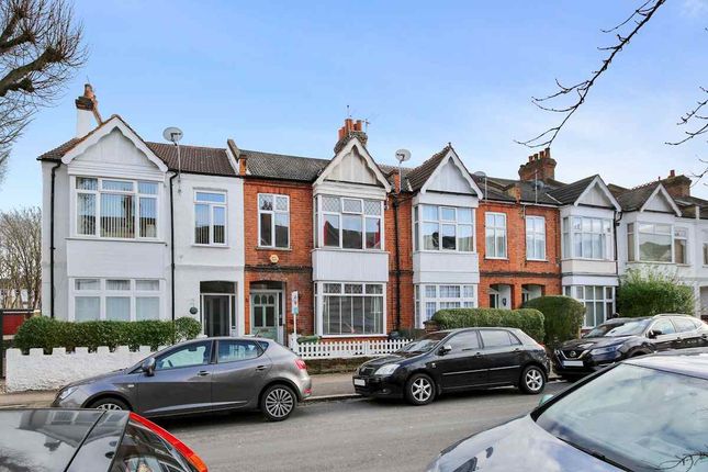 Thumbnail Flat to rent in Royston Road, London