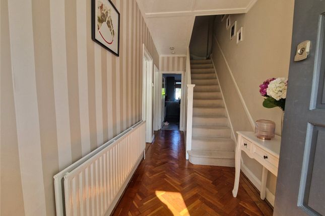 30, Cheyne Avenue, Twickenham photo 2