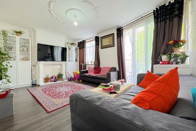 Duplex to rent in Joseph Street, London