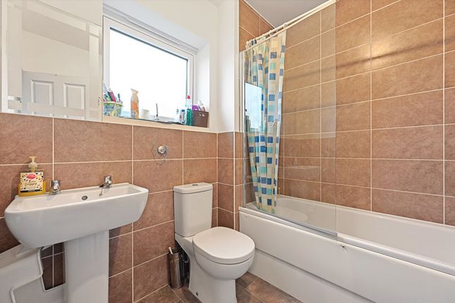 31, Hurrell Drive, Harrow photo 4