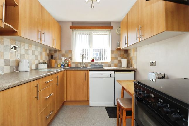 2, Leys Avenue, KETTERING photo 4