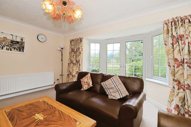16, Britannia Gardens, Stourport-On-Severn photo 4
