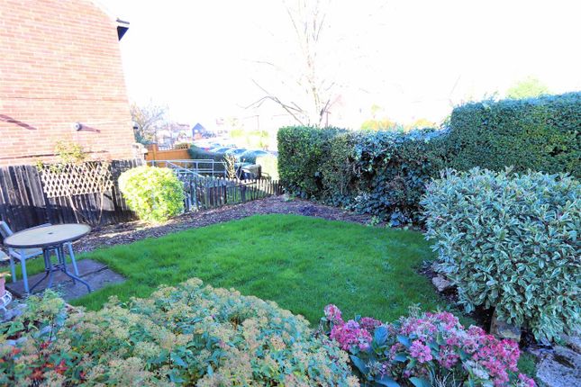 Flat for sale in Ingelsmead, Epping