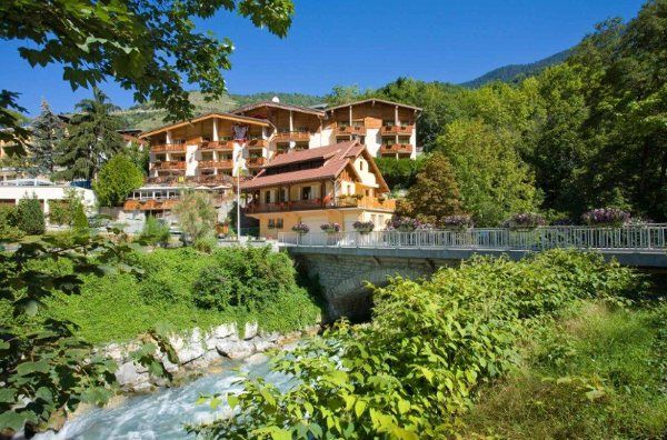 Thumbnail Hotel/guest house for sale in 73570, Brides-Les-Bains, Bozel, Albertville, Savoie, Rhône-Alpes, France