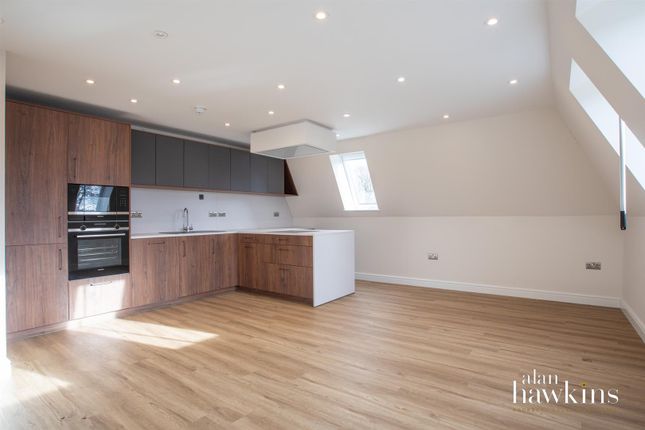 Apartment 13, Cotswold House, Andrews Court, Lyneham photo 3