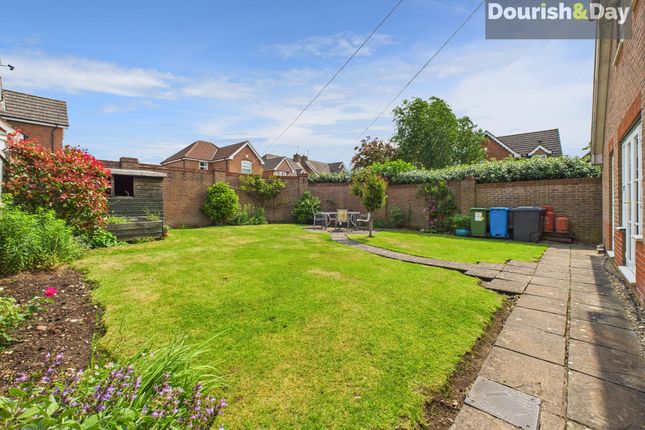 3 Canalside Close, Stafford photo 4