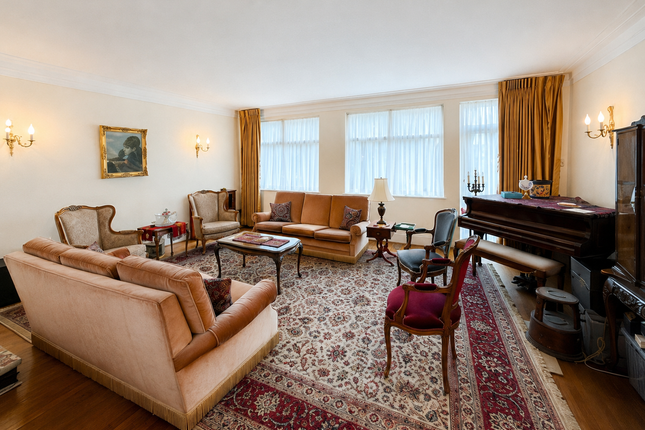 40, Highfield Gardens, London photo 2
