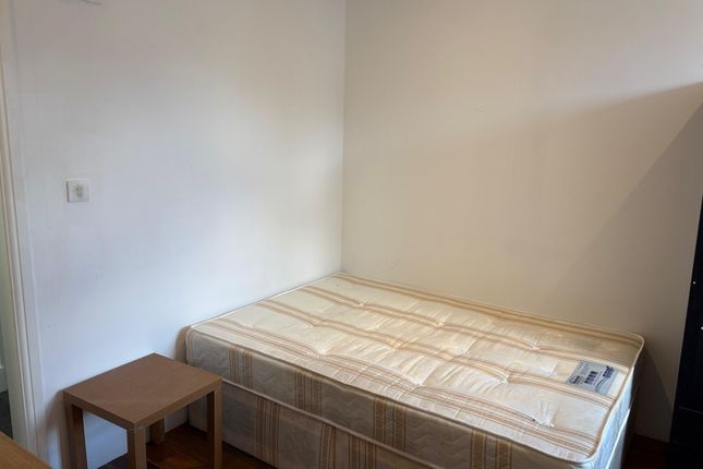 483 Rayners Lane,, Rayners Lane, Pinner photo 3