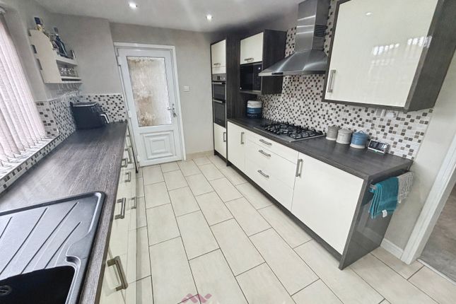 5, Millard Avenue, Doncaster photo 2