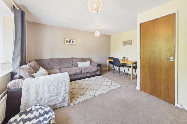 19, Minstrel Way, Gloucester photo 3