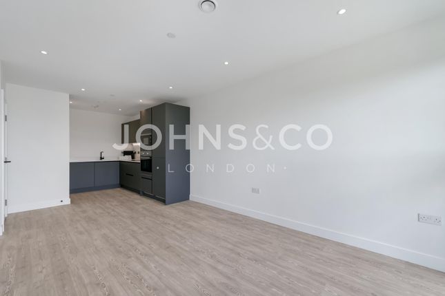 Flat 57 Jargonelle House, 17 Pavana Square, Brentford photo 4