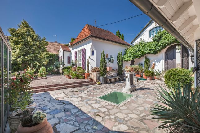 Villa for sale in Angyal Street, Szentendre, Hungary