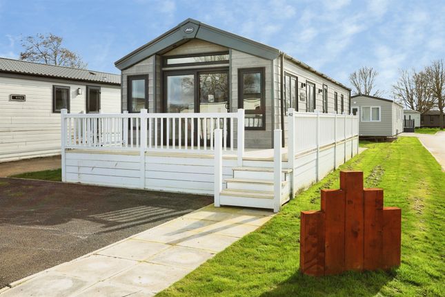 2-bed caravan on Abi Westwood, Manor Holiday Park, Manor House, Retford, £110,000
