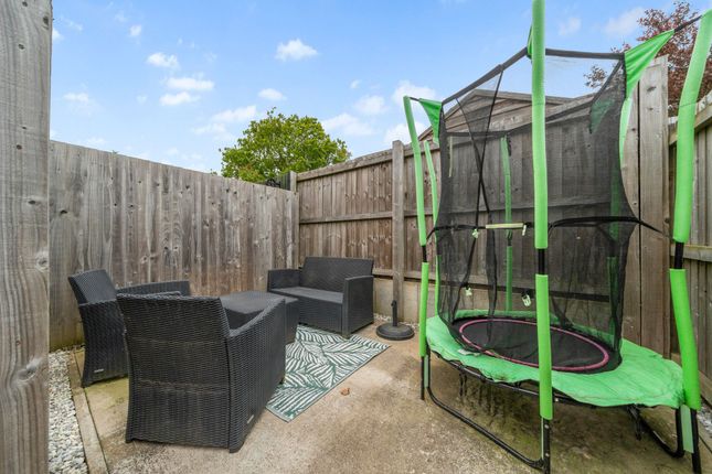 10 Field Meadow Close, Warrington photo 4