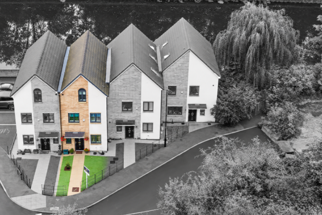 3-bed house on Scholeys Wharf, Mexborough, £260,000